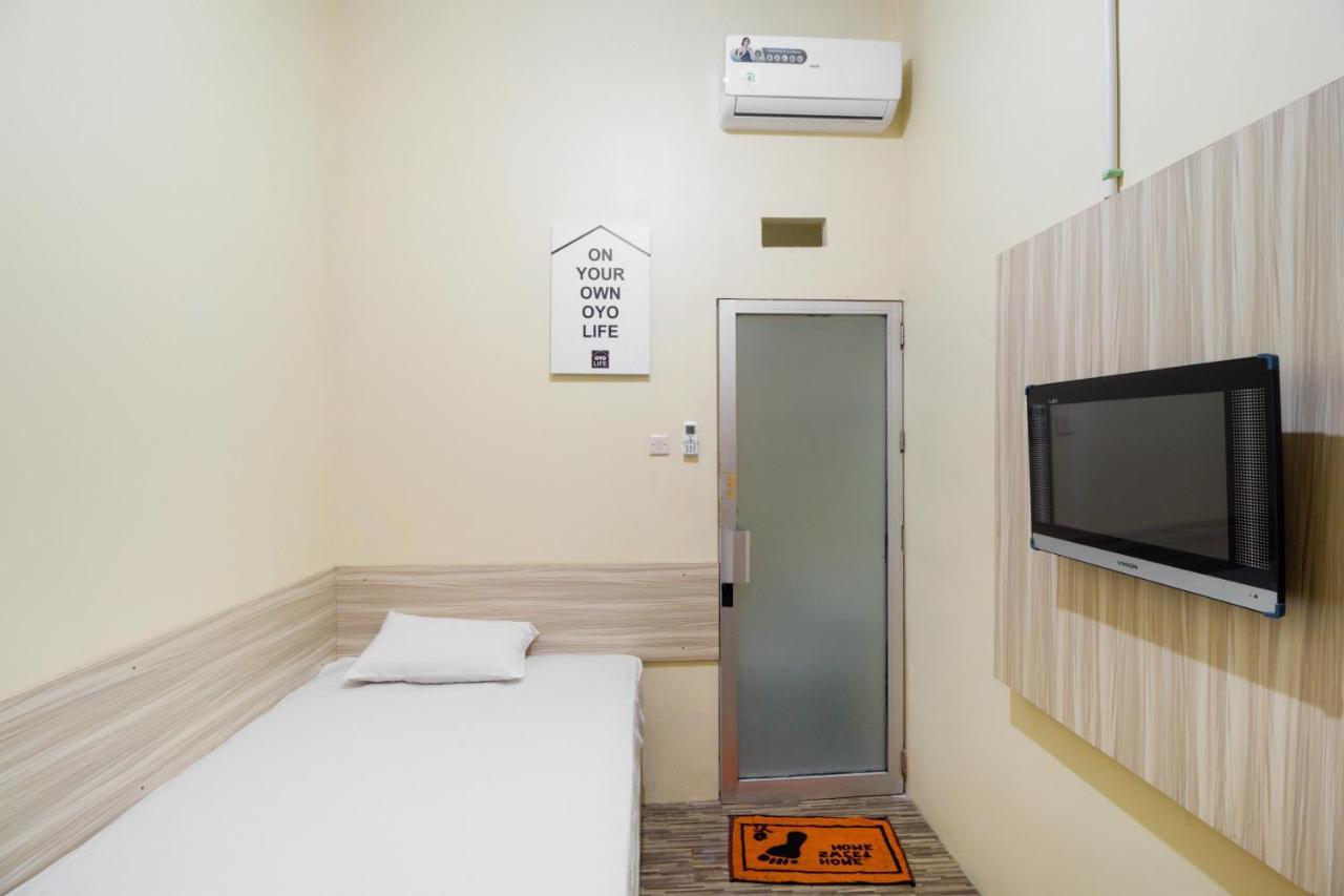 Oyo Life 3149 Guest House Ppli Бандунг Экстерьер фото