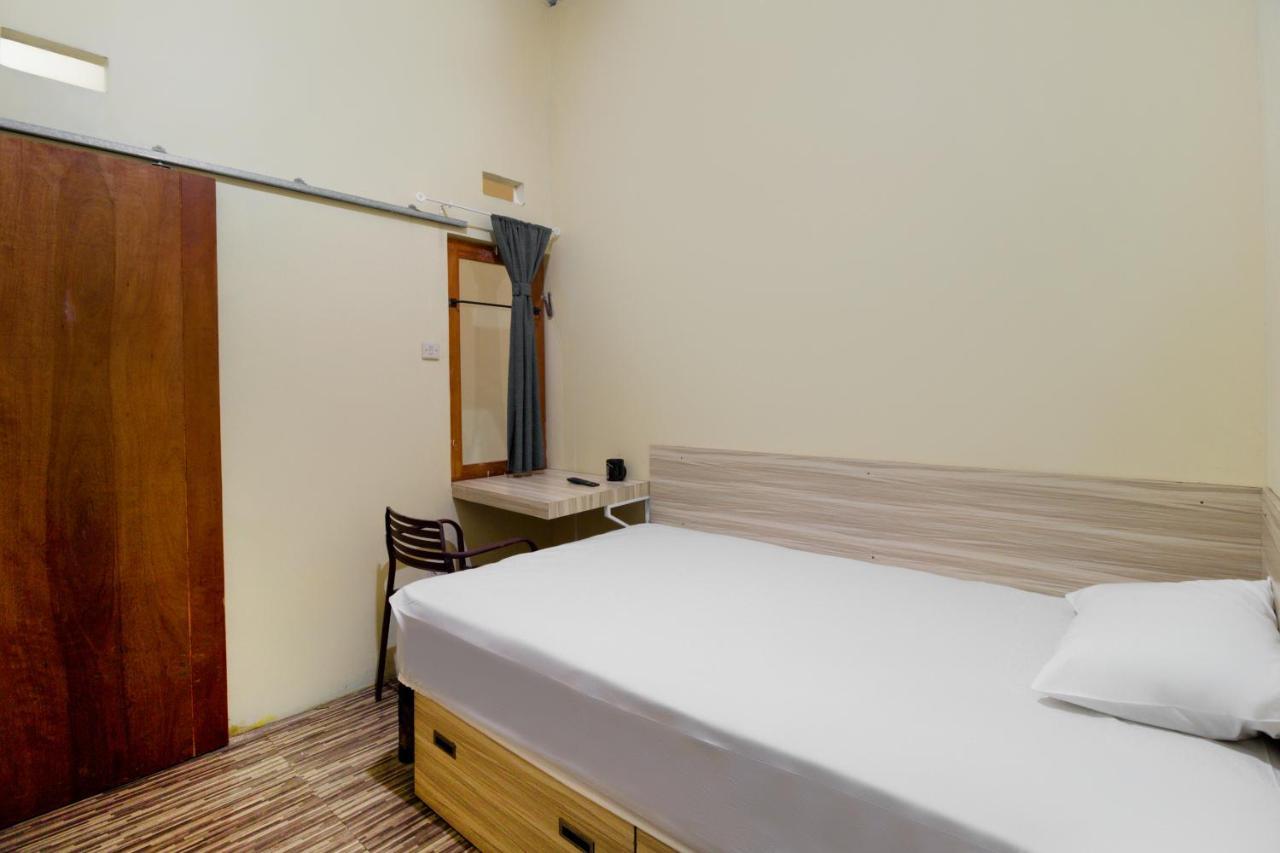 Oyo Life 3149 Guest House Ppli Бандунг Экстерьер фото